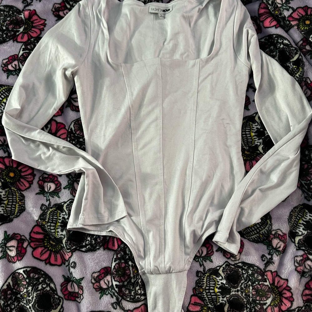 Fashion Nova Light Gray Long Sleeve Bodysuit